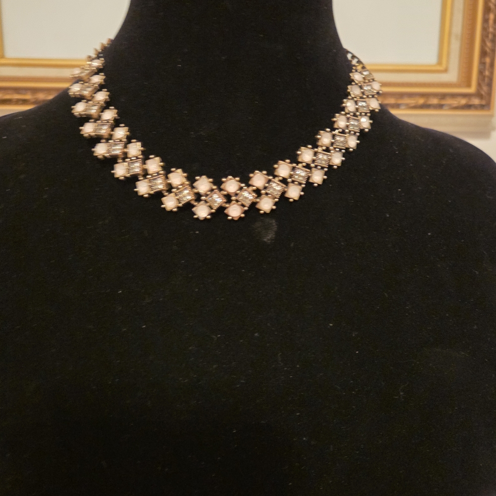 Vintage Elegant Pearl and Gold Women's Necklace